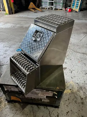 Aluminum step toolbox