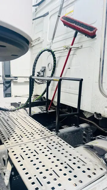 Deck plate & catwalk grab rail on a Freightliner
