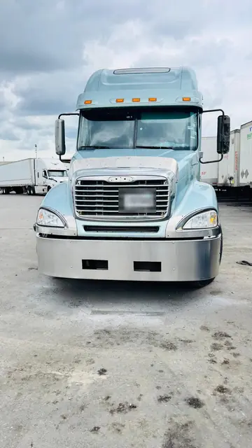 Freightliner Columbia — polished bumper